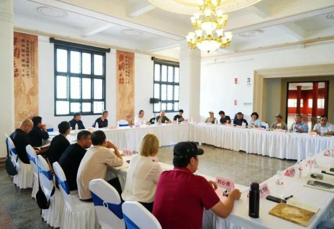 “丝绸之路——杨晓阳丝路四十年好意思术创作暨文件展”(云南)茶话会热聊 丝路艺术价值与传承引业界点赞